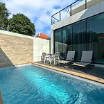 Thabali Pool 175 Nearby Walking Street Pattaya