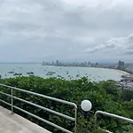 Stunning Unit Situated In Pattaya