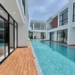 วิลล่า The Rich Garden Pattaya