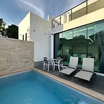 Thabali Pool 176 Nearby Walking Street Pattaya