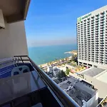 Markland Condominium Beach Front Pattaya