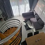 Luxurious Penthouse อพาร์ทเม้น