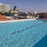 อพาร์ทเม้น Luxurious Penthouse