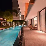 Guest house De Time - The Luxury Private Pool *
