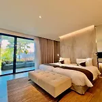De Time - The Luxury Private Pool
