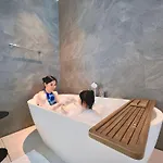 Guest house De Time - The Luxury Private Pool *