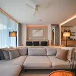 De Time - The Luxury Private Pool Guest house