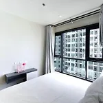 อพาร์ทเม้น The Base High Floor *