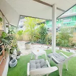 Sun And Moon House Villa *