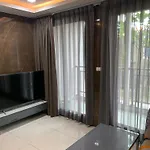Dce5豪华两房两卫2 Bedrooms 2 Bathrooms 泳池公寓arcadia Beach 靠近步行街 生活便利