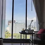 อพาร์ทเม้น Edge Sea View *