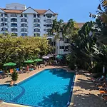 Cozy Apartment In Tree Town Pattaya