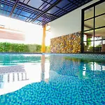 Amazing Pool