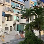 Westbury Aparthotel