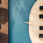 Wave Hotel Pattaya
