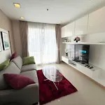The Palm Wongamat - 2Br Luxury Beachfront Suite - Ocean View