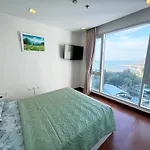 The Palm Wongamat - 2Br Luxury Beachfront Suite - Ocean View