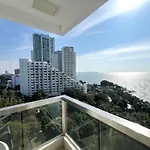The Palm Wongamat - 2Br Luxury Beachfront Suite - Ocean View