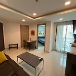 Exclusive Arcadia Condo - Amazing Pools, Gardens, Waterfalls, Gym, Sauna, Jacuzzi, Parking - Super Host