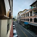 Vibe Inn Walking Street Pattaya