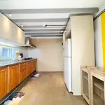 3 Bedroom House, 200 Meters To Beach Workspace, Pet Friendly