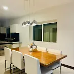 Majestic Seaside Private วิลล่า