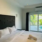 วิลล่า Majestic Seaside Private Pattaya