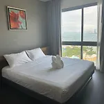 Unixx Seaview Apartment