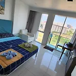 Center Residentes Ccr Y * Pattaya