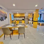 วิลล่า Tagvilla Suksabai In 04 Bedroom Pattaya