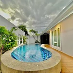 Tagvilla Suksabai In 04 Bedroom วิลล่า