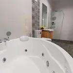 Tagvilla Suksabai In 04 Bedroom *