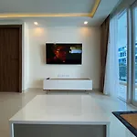 Grand Avenue By Monthstayz Thailand