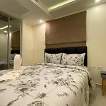 อพาร์ทเม้น Grand Avenue By Monthstayz Thailand *