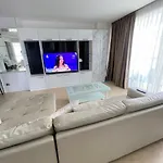 2 Bedrooms Near *