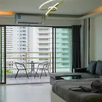 Jomtien Beachside At View Talay5