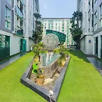 Amazing Pool View In Central Pattaya Wifi Netflix