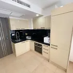 Large Luxury - Centre - Centara Avenue, Pool View - 217