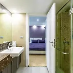 อพาร์ทเม้น Large Luxury - Centre - Centara Avenue, Pool View - 217 *