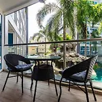 Large Luxury - Centre - Centara Avenue, Pool View - 217