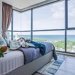 Exclusive High Floor 2 Bed Sea View Luxury Pattaya