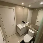 Stylish - Ultra-fast Fiber Internet, Pool, Sauna, Gym, Smart Tv, Guest Friendly Apartment