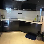 Centara Avenue 2br Smart Tv Wifi *