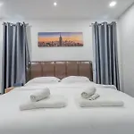 Thai 3b Near Hollywood * Pattaya