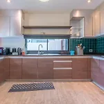 Thai 3b Near Hollywood