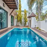 วิลล่า Thai 3b Near Hollywood