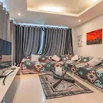 Thai 3b Near Hollywood Pattaya