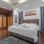 Thai 3b Near Hollywood *