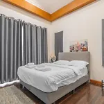 Thai 3b Near Hollywood *