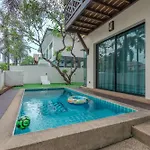 Thai 3b Near Hollywood * Pattaya